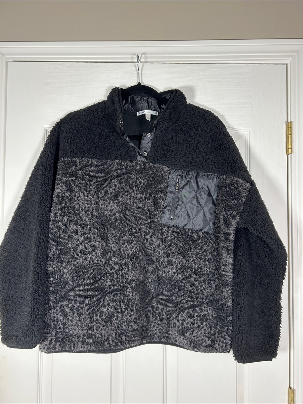 Seven7 Woman’s Black Sherpa Zip Pullover with Quilted Chest Pocket size L